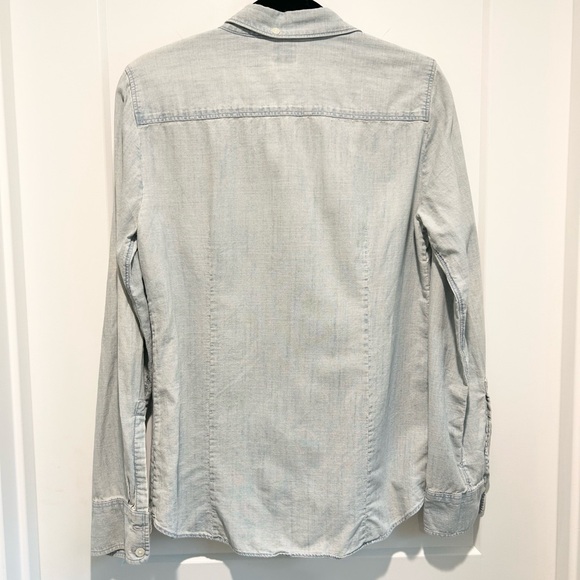 J. Crew Perfect Shirt Chambray Button Down 100% Cotton Light Wash Size M - Picture 7 of 7